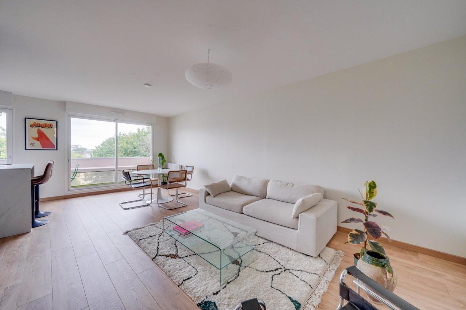 Nice Apartment With Balcony St Genes And Parking Bordeaux Exterior foto