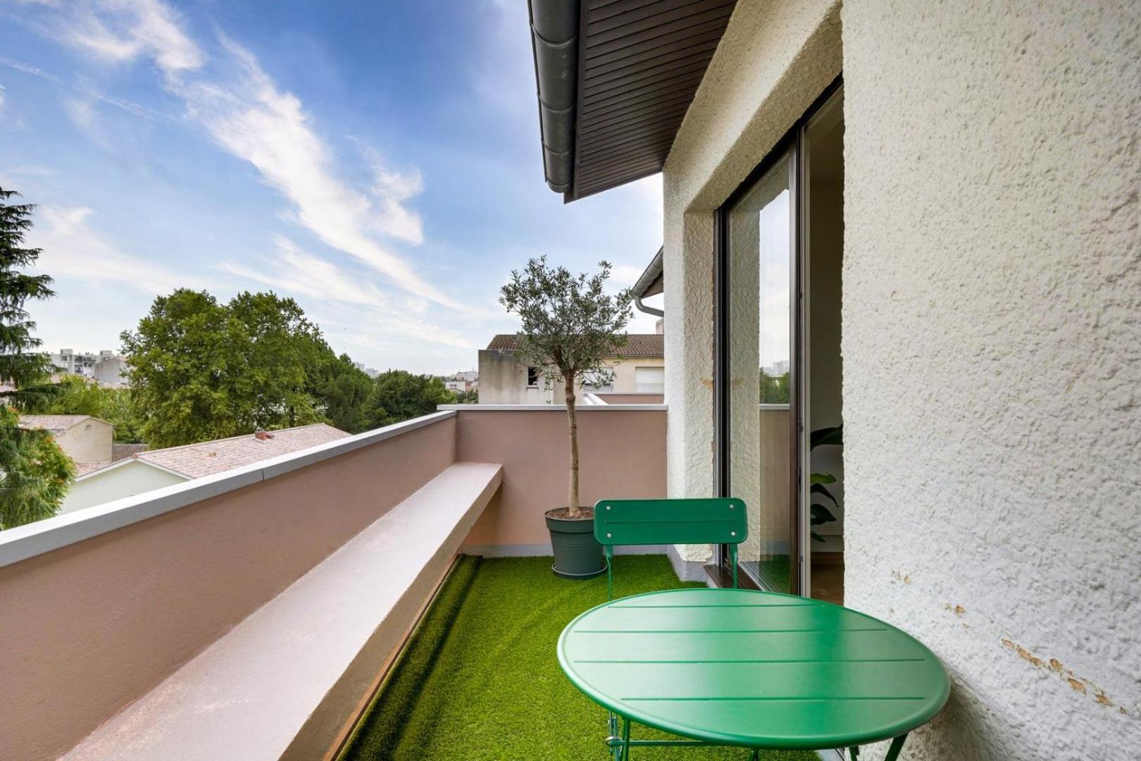 Nice Apartment With Balcony St Genes And Parking Bordeaux Exterior foto