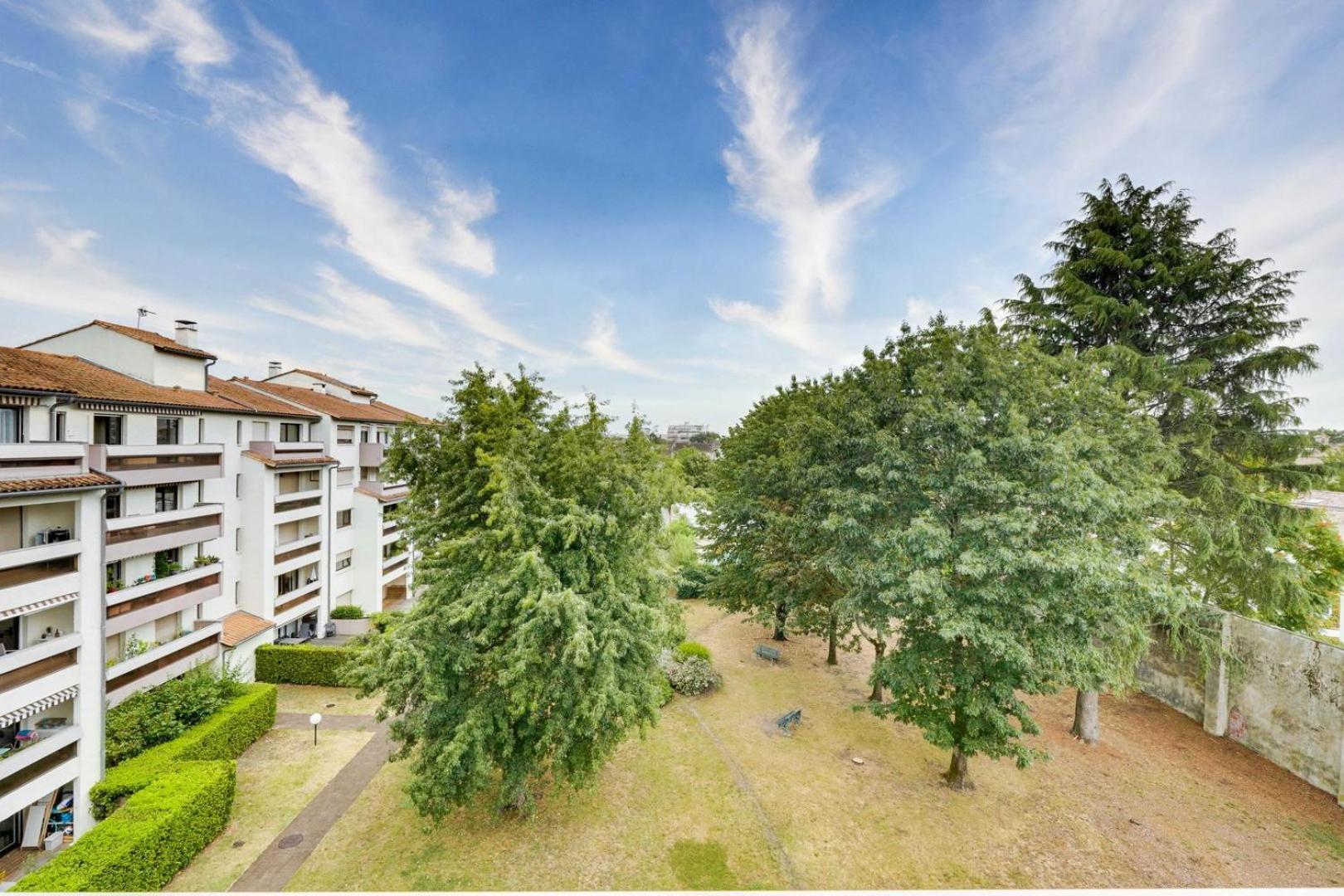 Nice Apartment With Balcony St Genes And Parking Bordeaux Exterior foto